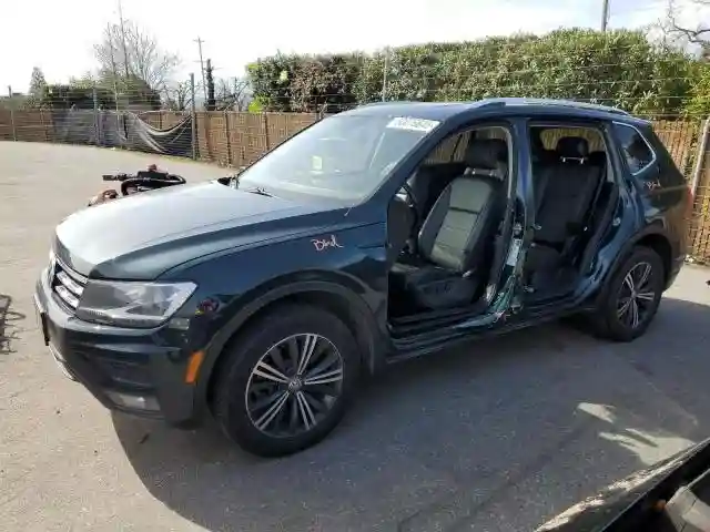 3VV3B7AX8JM051483 2018 VOLKSWAGEN TIGUAN-0