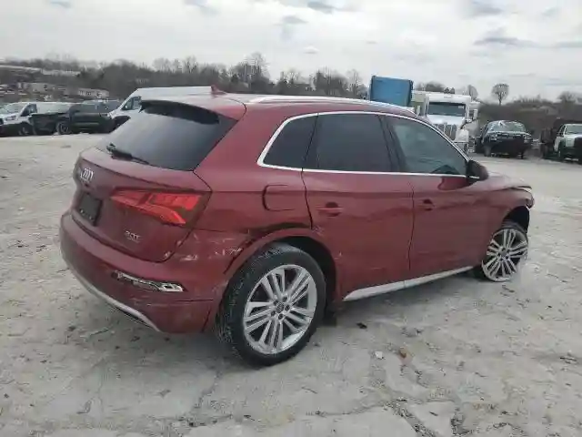 WA1CNAFY9J2016988 2018 AUDI Q5-2