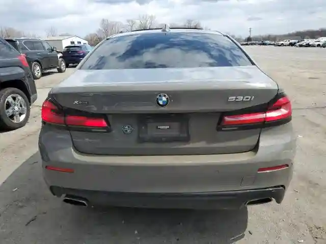 WBA13BJ0XNWX56782 2022 BMW 5 SERIES-5