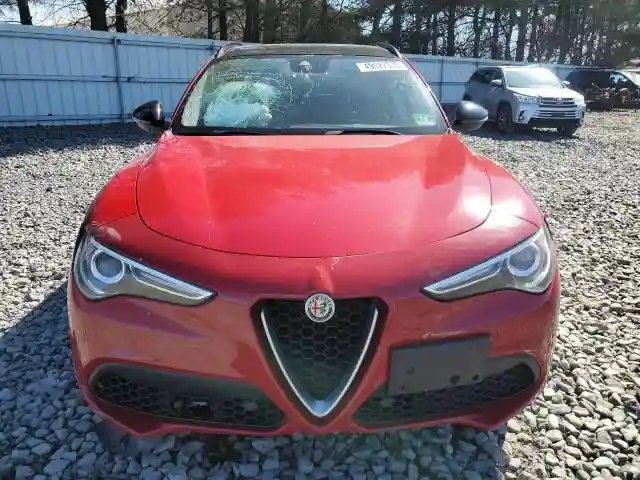 ZASFAKPN1J7B80657 2018 ALFA ROMEO STELVIO-4