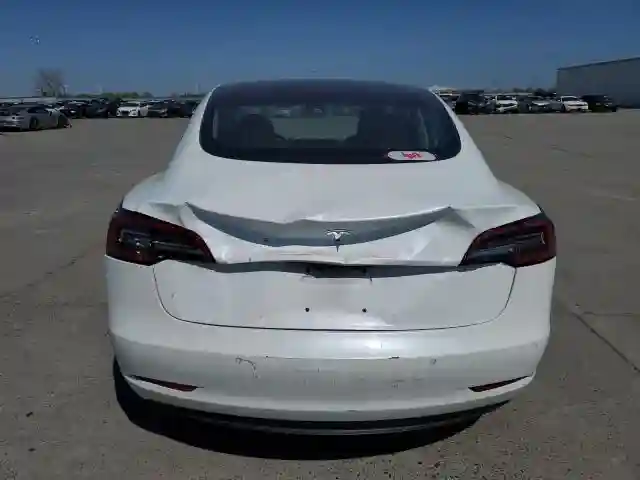 5YJ3E1EA5JF047257 2018 TESLA MODEL 3-5
