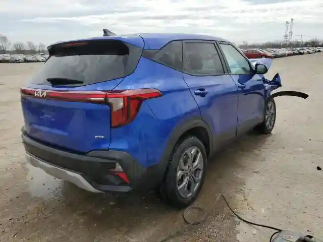 KNDEPCAA0R7647206 2024 KIA SELTOS-2
