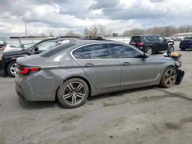 WBA13BJ0XNWX56782 2022 BMW 5 SERIES-2