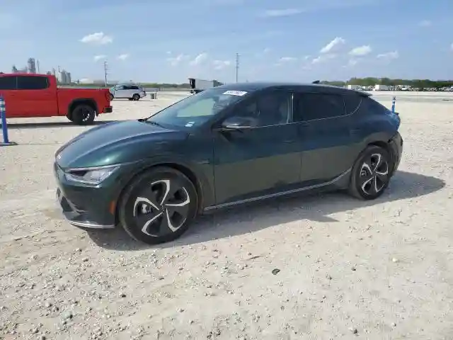 KNDC3DLCXP5153788 2023 KIA EV6 LIGHT-0