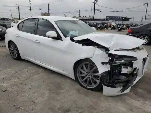 ZARFAMAN7M7638886 2021 ALFA ROMEO GIULIA-3