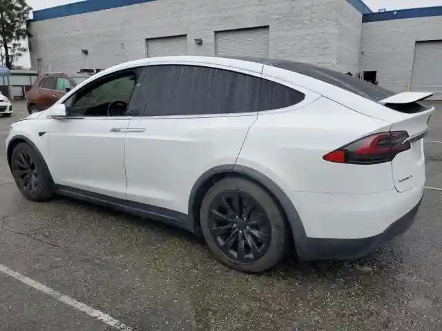 5YJXCDE22JF113510 2018 TESLA MODEL X-1