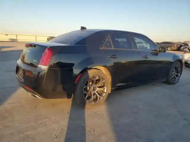 2C3CCABG1JH214288 2018 CHRYSLER 300-2