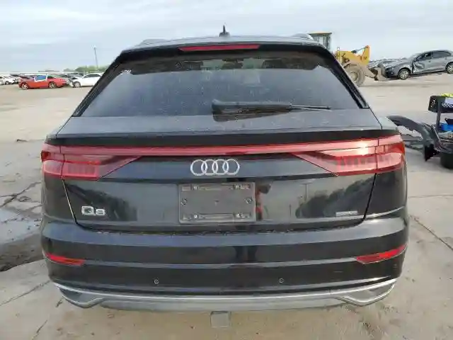 WA1AVAF11KD016323 2019 AUDI Q8-5