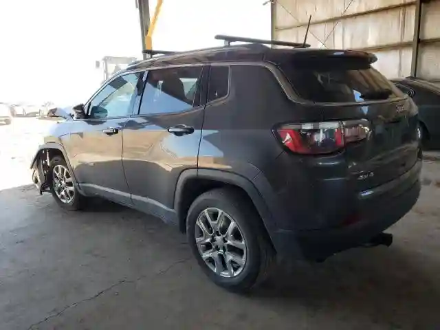 3C4NJDCB4JT232595 2018 JEEP COMPASS-1