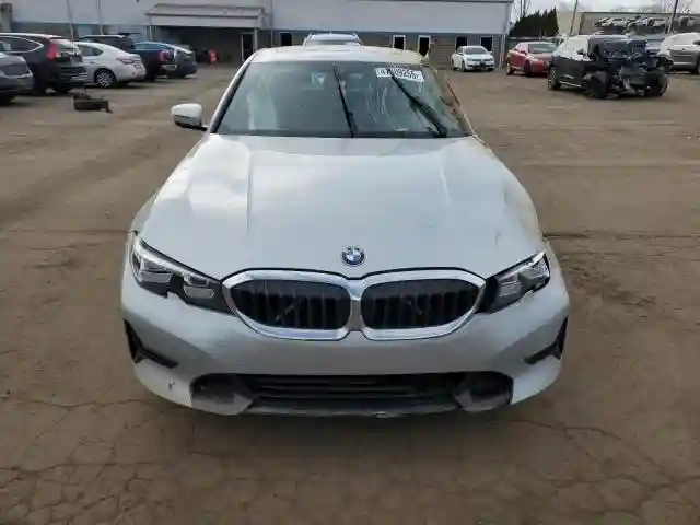 WBA5R7C58KFH00117 2019 BMW 3 SERIES-4