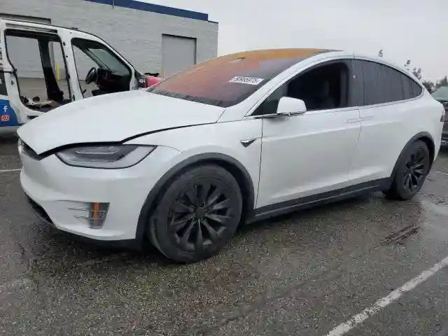 5YJXCDE22JF113510 2018 TESLA MODEL X-0