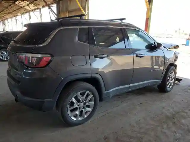3C4NJDCB4JT232595 2018 JEEP COMPASS-2