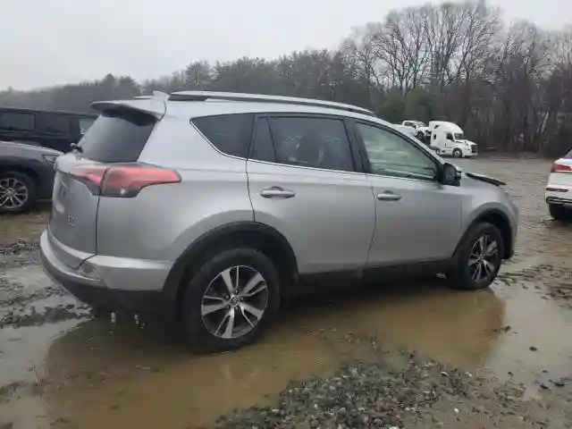 JTMRFREV2JJ221139 2018 TOYOTA RAV4-2