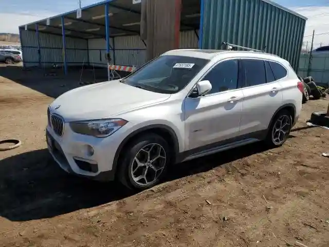 WBXHT3C35J5K29010 2018 BMW X1-0