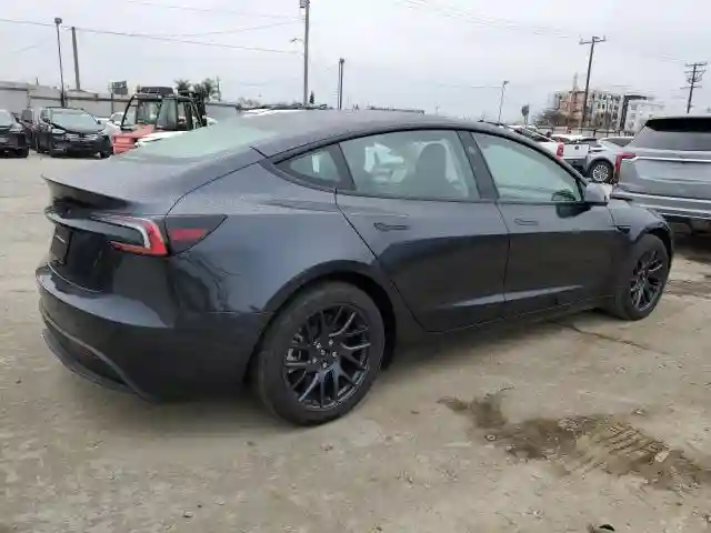 5YJ3E1EA8RF744353 2024 TESLA MODEL 3-2