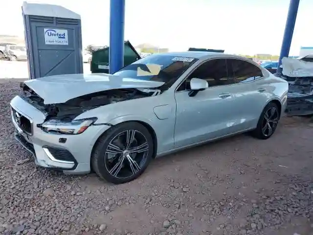 7JRBR0FL5KG013306 2019 VOLVO S60-0