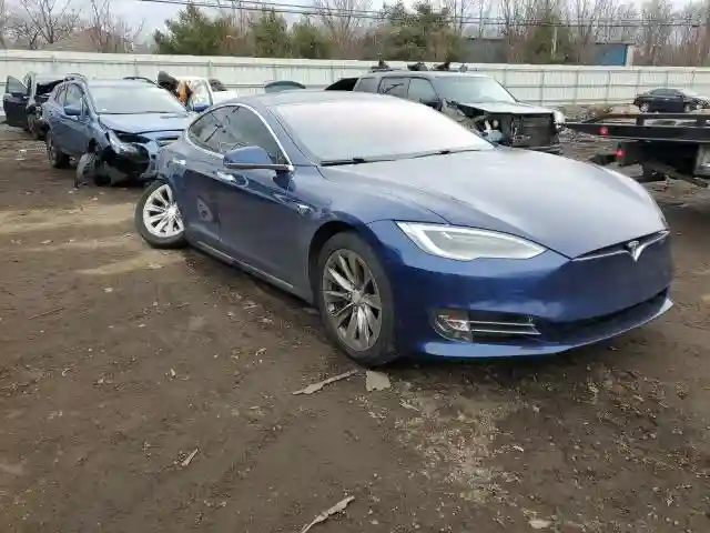 5YJSA1E20JF269303 2018 TESLA MODEL S-3