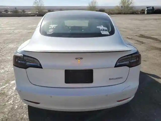 5YJ3E1EC3NF321725 2022 TESLA MODEL 3-5