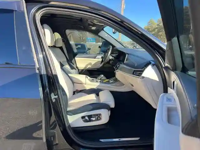 5UXCX4C53KLB39548 2019 BMW X7-4