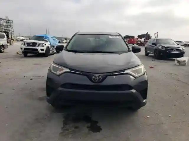 JTMBFREV8JJ260321 2018 TOYOTA RAV4-4