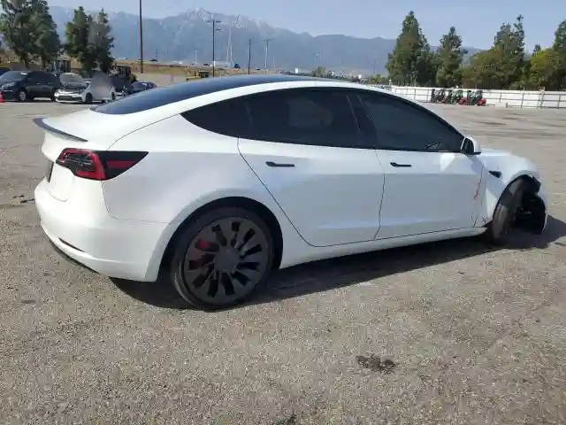 5YJ3E1EC4PF649772 2023 TESLA MODEL 3-2