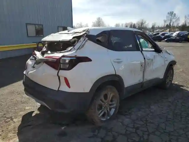 KNDEPCAA7N7238422 2022 KIA SELTOS-2