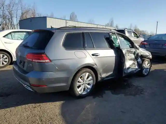 3VW117AU5JM752378 2018 VOLKSWAGEN GOLF-2