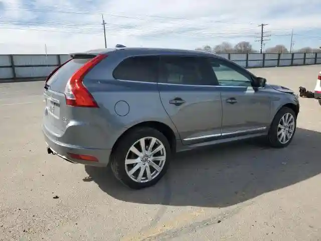 YV449MRU5H2061796 2017 VOLVO XC60-2
