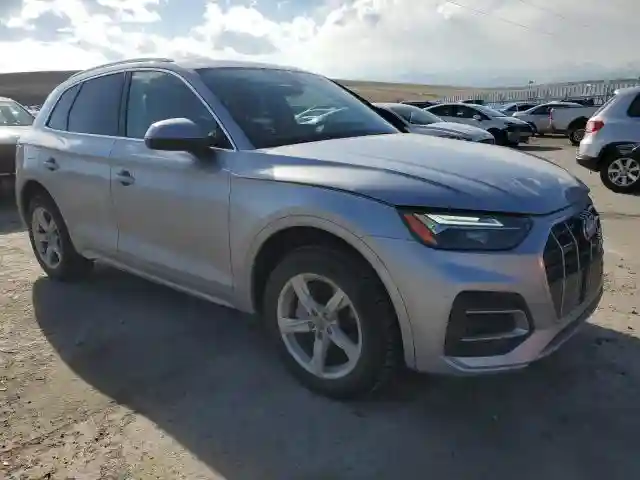 WA1AAAFY8M2105703 2021 AUDI Q5-3