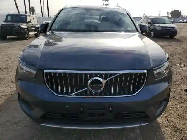 YV4162UL0N2787155 2022 VOLVO XC40-4