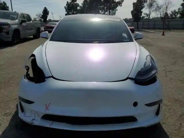 5YJ3E1EC4PF649772 2023 TESLA MODEL 3-4