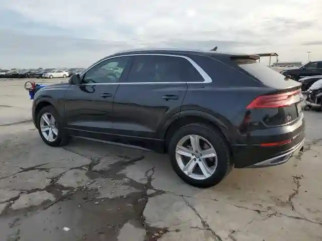 WA1AVAF11KD016323 2019 AUDI Q8-1