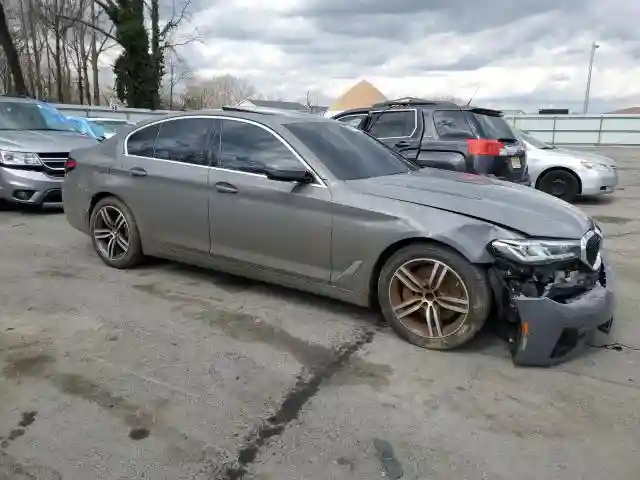 WBA13BJ0XNWX56782 2022 BMW 5 SERIES-3
