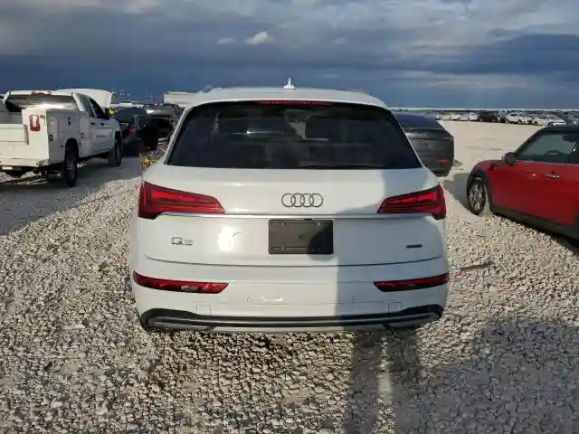 WA1CABFY6M2111594 2021 AUDI Q5-5