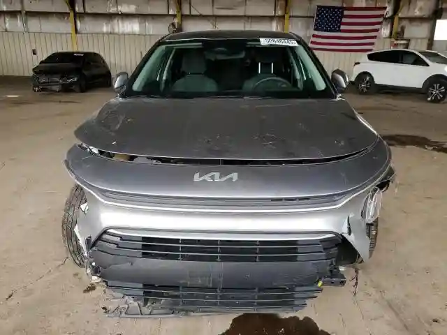 KNDCP3LE5P5069944 2023 KIA NIRO-4