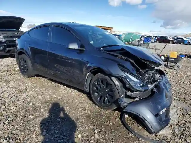 7SAYGDEEXRA222408 2024 TESLA MODEL Y-3