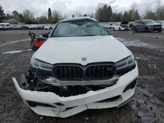 WBS83CH08NCK37012 2022 BMW M5-4