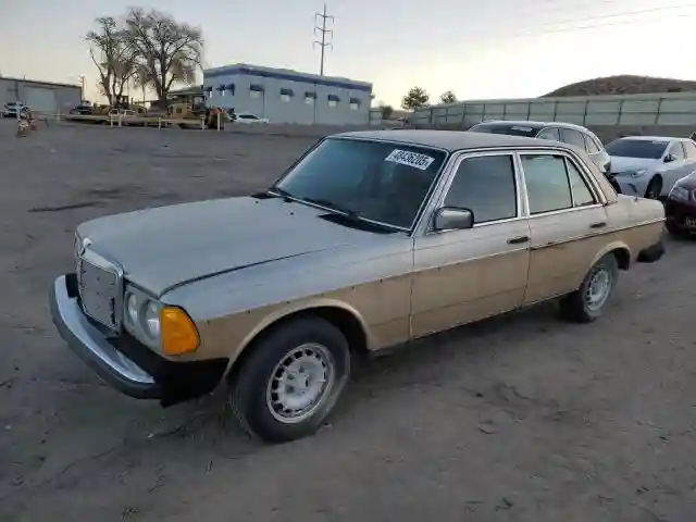 WDBAB23A0CB337385 1982 MERCEDES-BENZ 240-CLASS-0
