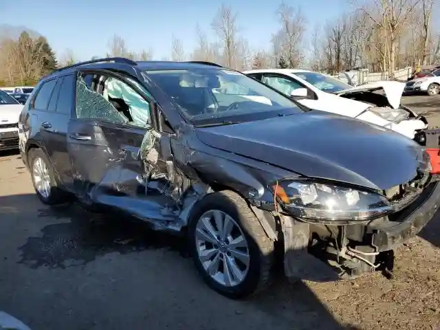 3VW117AU5JM752378 2018 VOLKSWAGEN GOLF-3