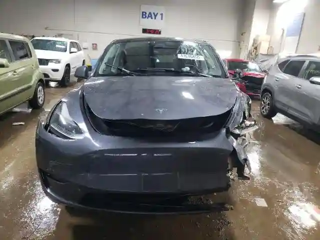 7SAYGDEE0PF861882 2023 TESLA MODEL Y-4