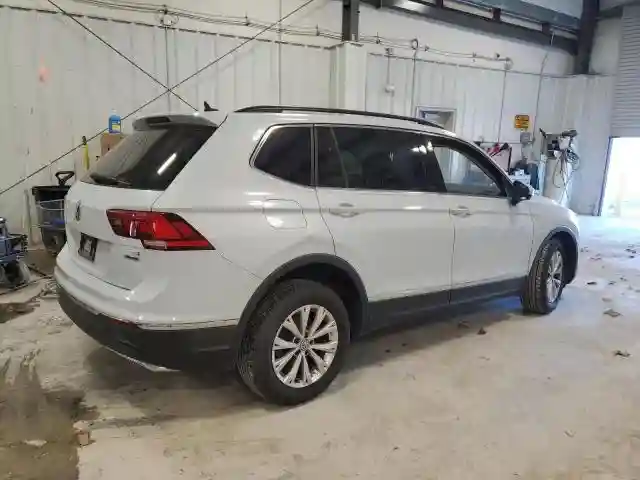 3VV2B7AX9JM173295 2018 VOLKSWAGEN TIGUAN-2