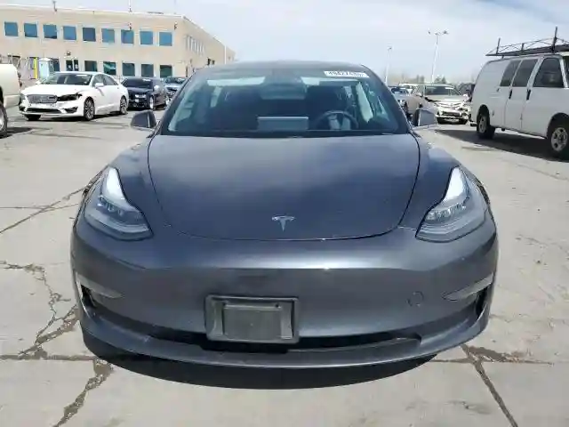 5YJ3E1EB1KF510361 2019 TESLA MODEL 3-4