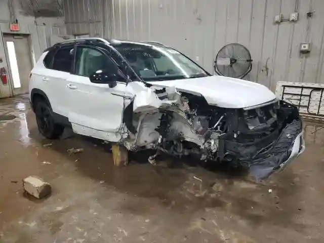 3VVVX7B26RM017597 2024 VOLKSWAGEN TAOS SE-3