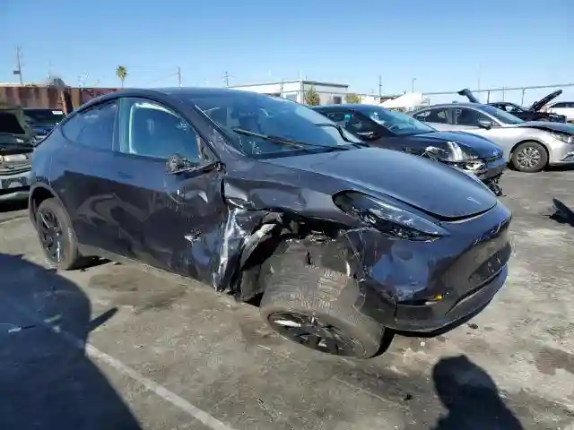 7SAYGDED4RF089588 2024 TESLA MODEL Y-3
