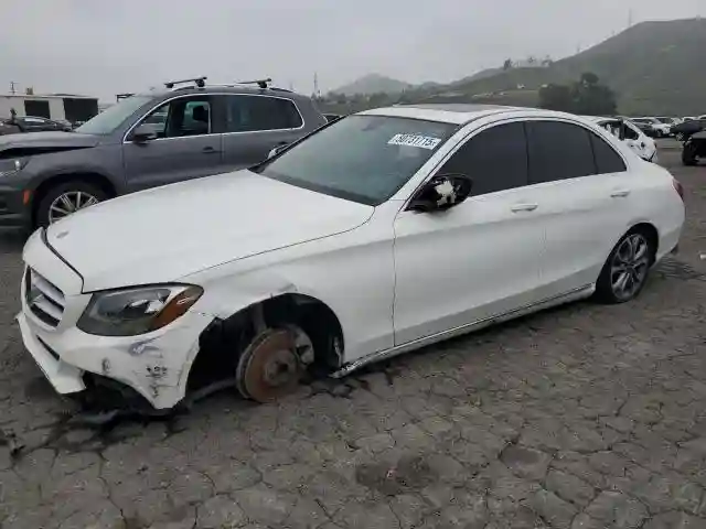 55SWF4JBXJU239797 2018 MERCEDES-BENZ C-CLASS-0