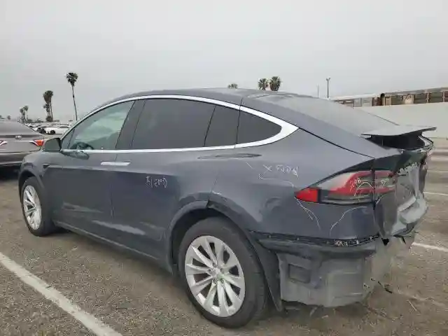 5YJXCBE25LF305575 2020 TESLA MODEL X-1