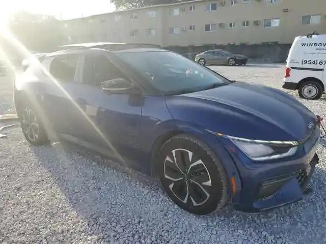 KNDC44LAXN5037208 2022 KIA EV6 GT LIN-3