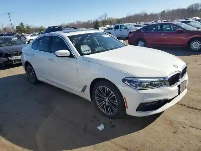 WBAJE7C55JWC55800 2018 BMW 5 SERIES-3