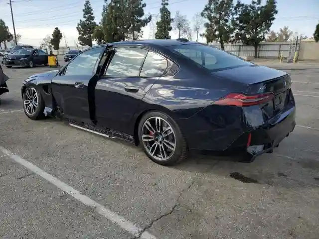 WBA13FK09SCT71040 2025 BMW 550 XE-1