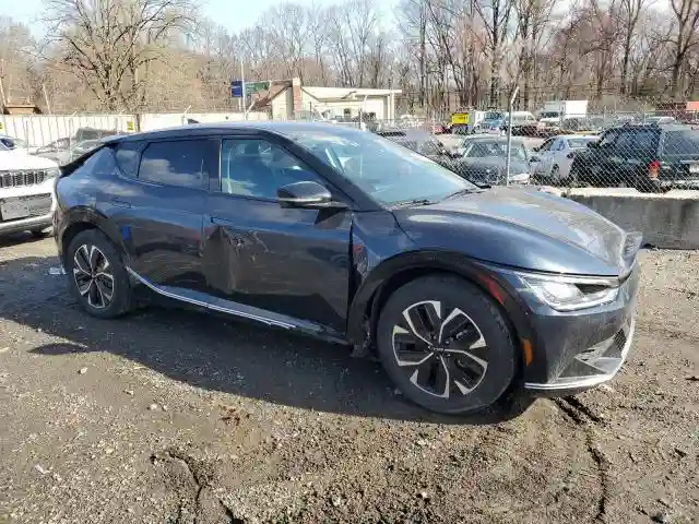 KNDC34LA7P5129768 2023 KIA EV6 LIGHT-3